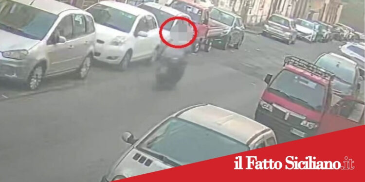 Catania. Beccato con droga sella dello scooter