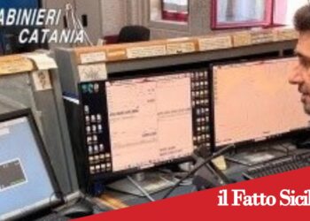 Licodia Eubea. Seduta alla finestra con i piedi nel vuoto: salvata dai carabinieri