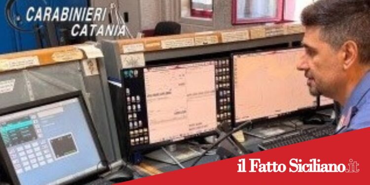 Licodia Eubea. Seduta alla finestra con i piedi nel vuoto: salvata dai carabinieri