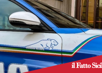 Prov.Catania .Percorre 50 km e viene sorpreso a rubare lo scarico di un’auto